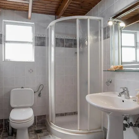 Christina's 2 Bedroom Villa, Kefalonia Svoronata