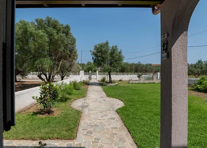 Christina's 2 Bedroom Villa, Kefalonia Svoronata